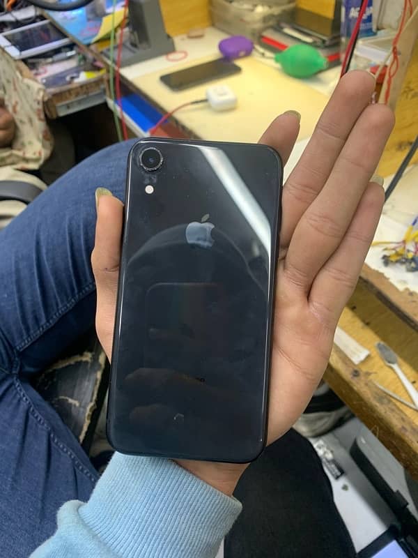 iphone xr all ok 10by 10   battery health 95% pta approved 3