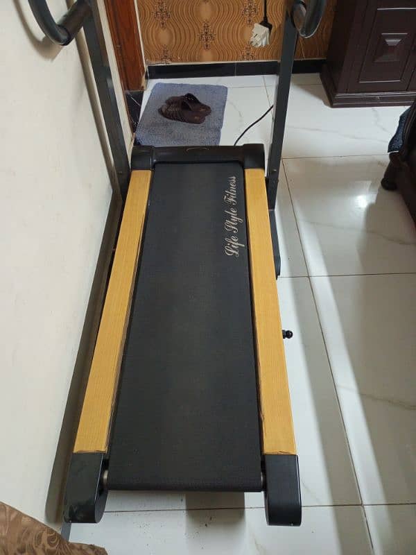 treadmill ( jogging machine) 4