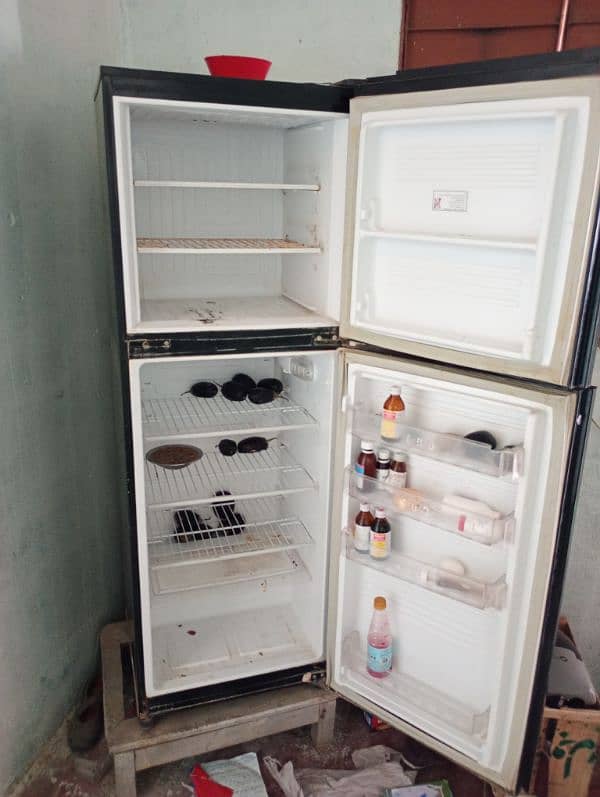 pel refrigerator like new 1