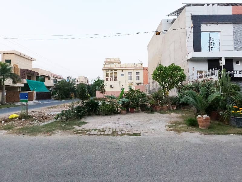 10 Marla Corner Beautiful Residential Plot Available For Sale 1