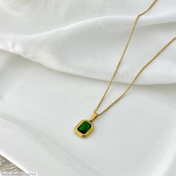 Plain 1 Carat Gold Plated Zircon Pendant 0