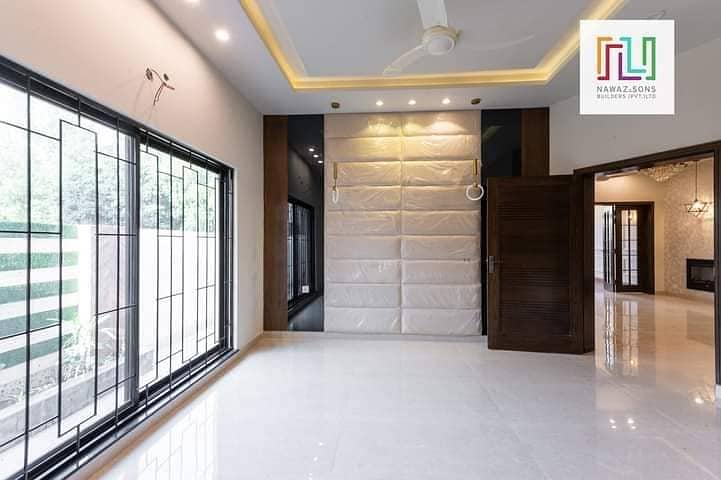 Beautiful 10 Marla Designer House For Rent 10