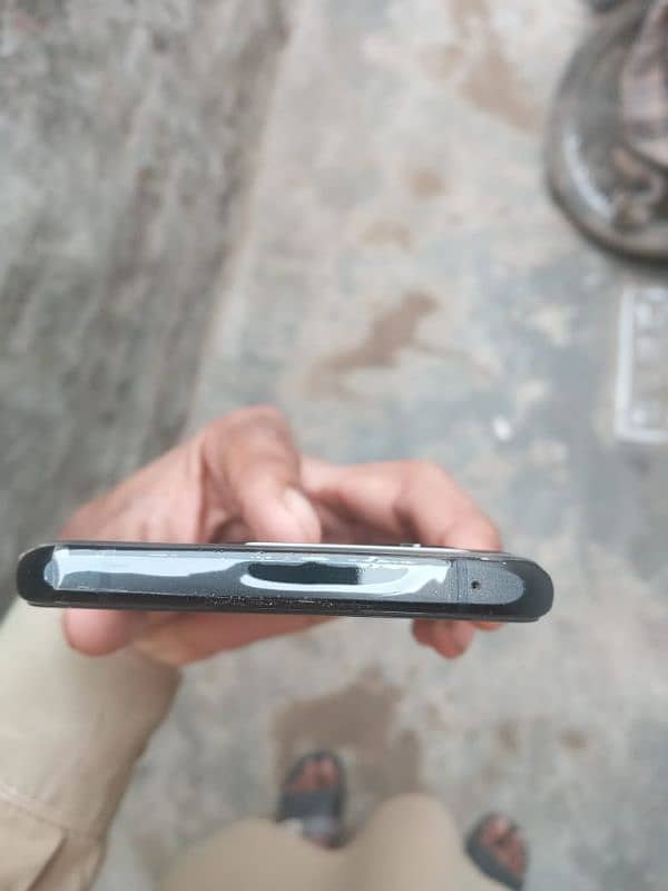 one plus 10 pro 5g 10.11 condition exchange only I phone 1