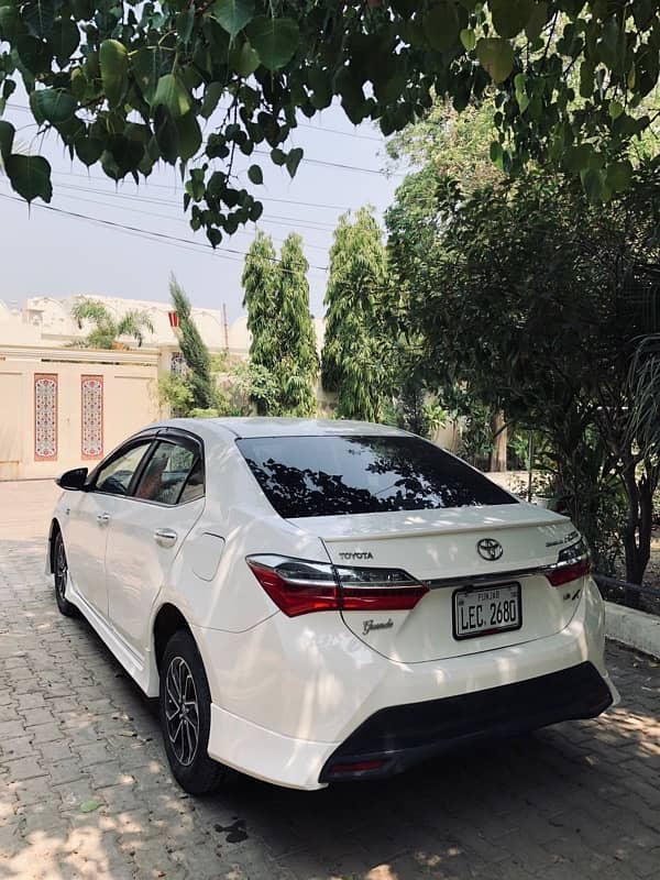 Toyota Altis Grande 2015 4