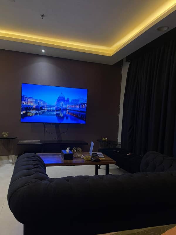 Luxurious One bed Room Apartment Gold Crest Mall 4