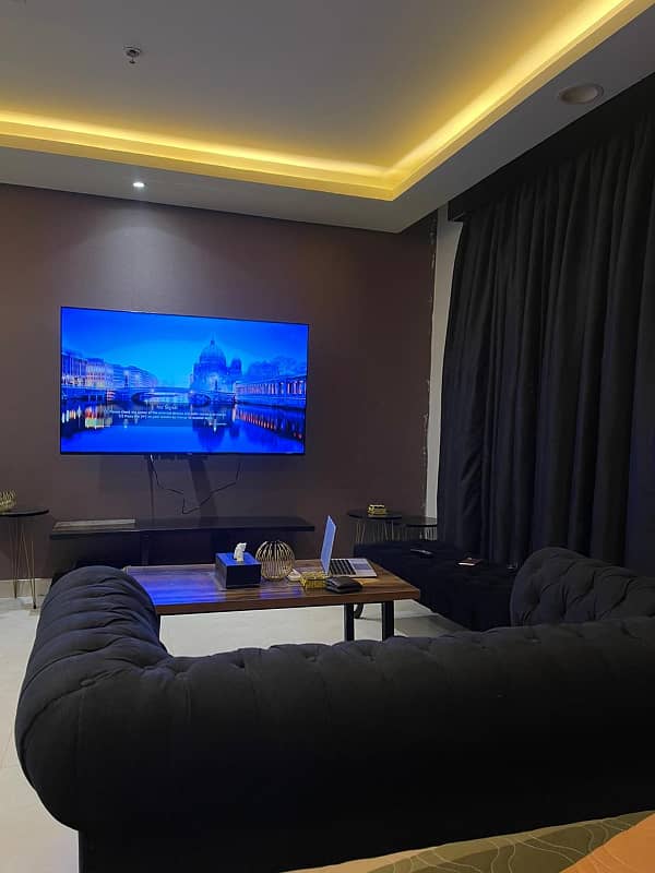 Luxurious One bed Room Apartment Gold Crest Mall 6