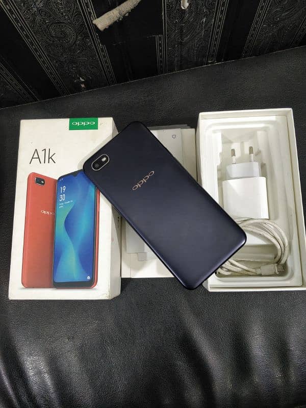 oppo A1k 2/32 with box charger duel sim official pta 11