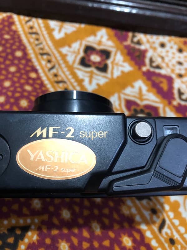 YASHICA CAMERA 4