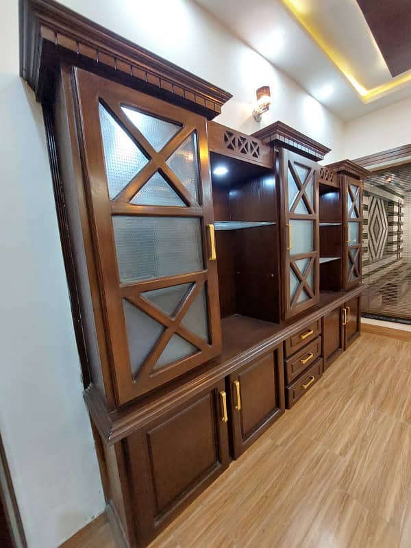 1 Kanal Beautiful House Available For Sale 9