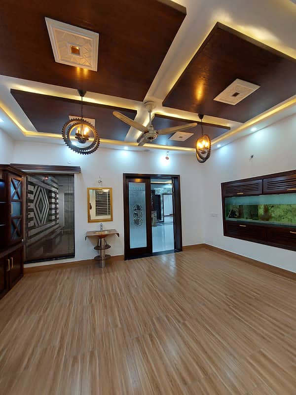 1 Kanal Beautiful House Available For Sale 10