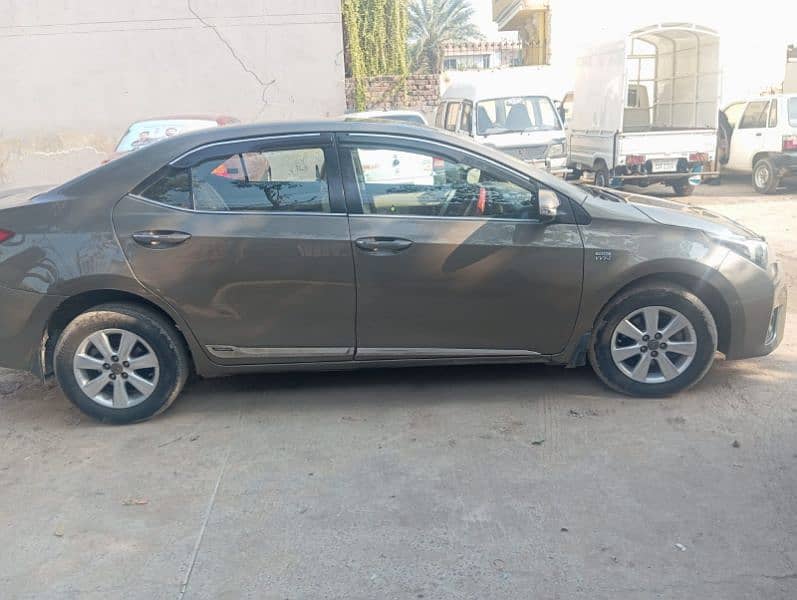 Toyota Corolla Altis 2016 18