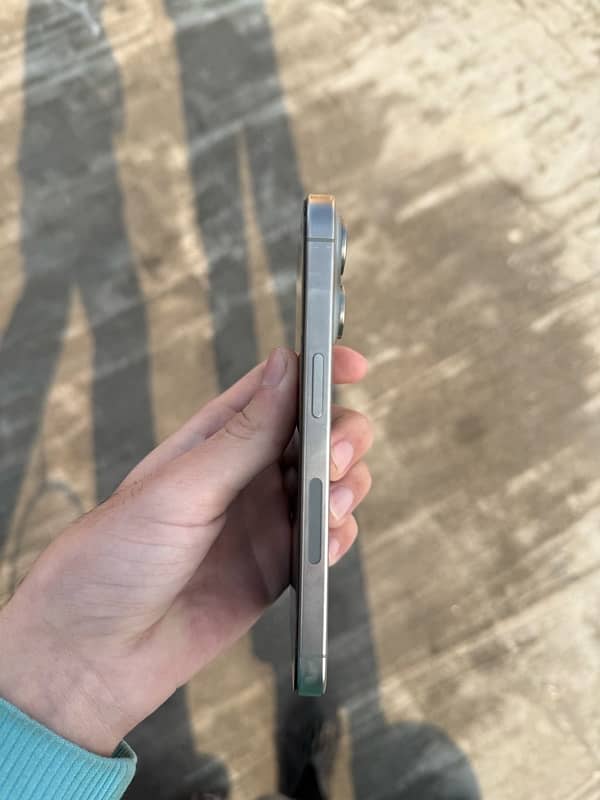 iPhone 15 Pro 256GB Natural Titanium Factory unlock 2