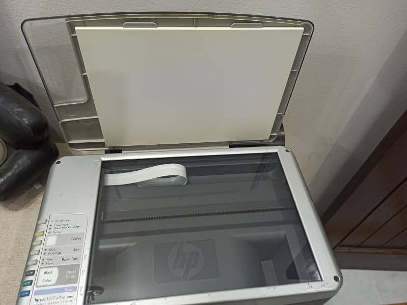 HP PSC 1317 ALL IN ONE    Printer . Scanner . Copier 3