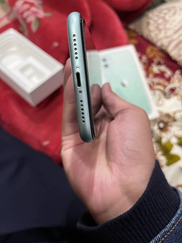 iphone 11 128GB dual sim PTA approved 7