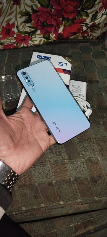 vivo s1 8/256 gb in neat fresh condition 0