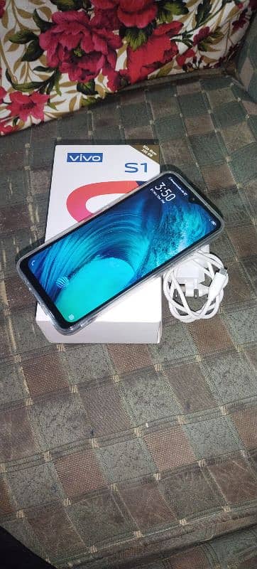 vivo s1 8/256 gb in neat fresh condition 5