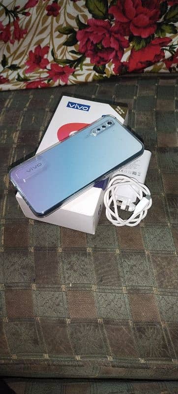 vivo s1 8/256 gb in neat fresh condition 7