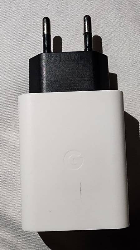 Google Pixel 7 Pro 12/256 GB Approved with Charger 7