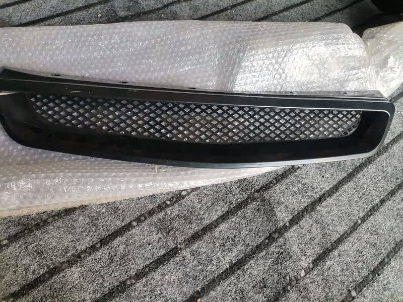 front grill of Honda civic 4