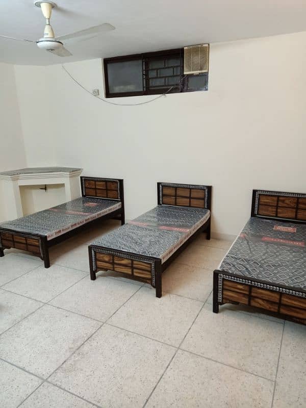 Girls hostel near Shifa at walking distance 0