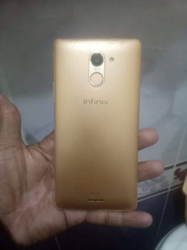 infinix hot4 16-2gb pta aproved 10/10 03135712327 1