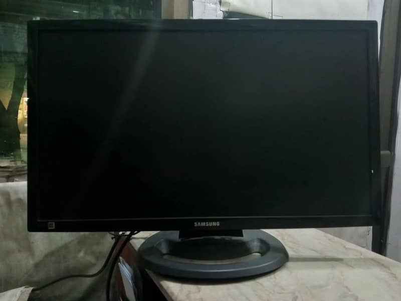 24.1 GAMING led monitor 75 HERTZ a+ CONDITION 2