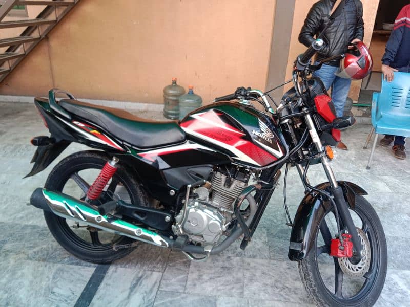 CB 125F standard 0