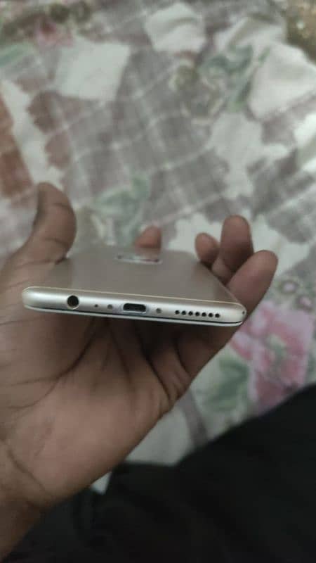 Oppo F1 plus 1