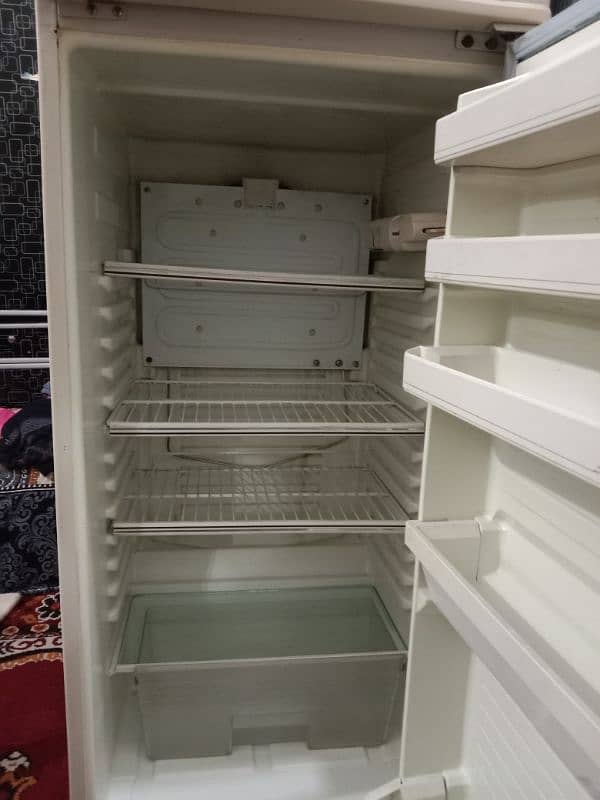 fridge dawlance like new 7