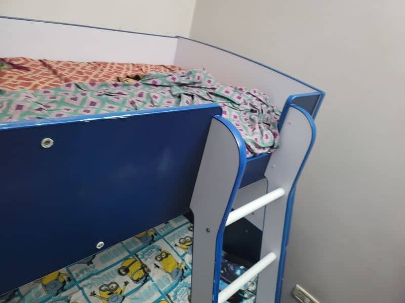 bunk bed very sturdy wood condition is 9 out of 10 1