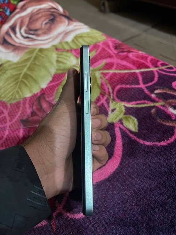 Infinix smart 8 4+4 64 with complete box 4