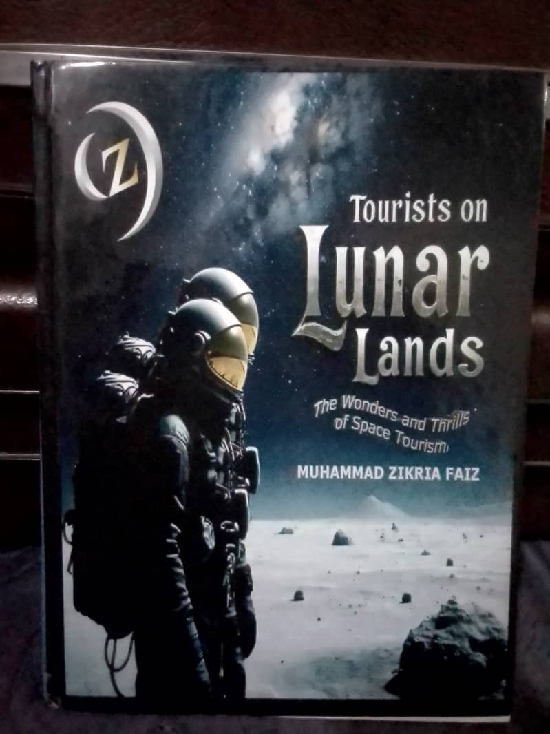 Tourists on Lunar Lands - Space Tourism Book - Novel - Adventure Tale 1