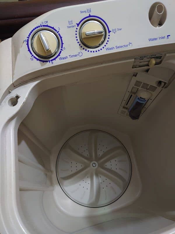 Haier Semi Automatic Washing +Dryer Machine. 1