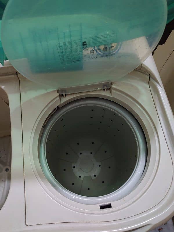 Haier Semi Automatic Washing +Dryer Machine. 8