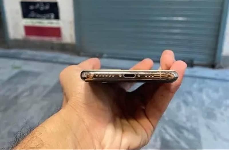 iPhone 11pro 64gb non pta urgent sale fix price 4