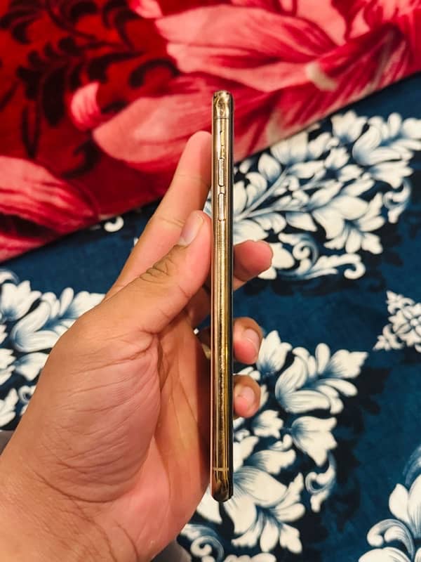 iphone xs max pta approved 64 Gb 1