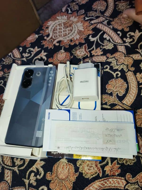 tehno camon 20 8+8 256 GB storage 0