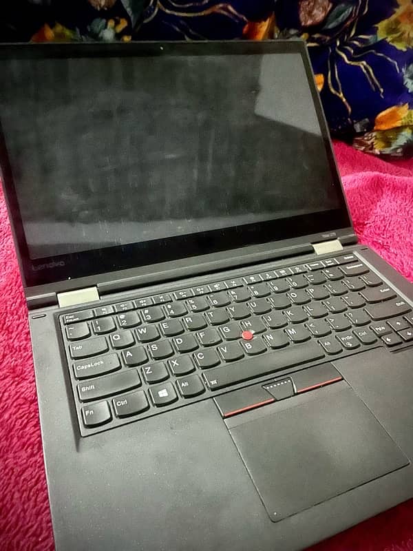 Lenovo ThinkPad yoga 370. i5 7th generation 1