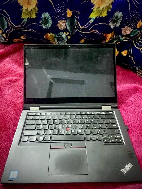 Lenovo ThinkPad yoga 370. i5 7th generation 5