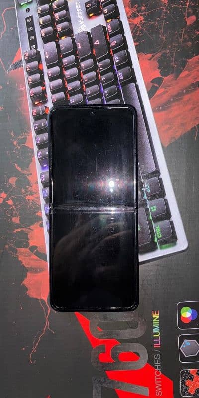 Samsung Galaxy Z Flip 3 NON PTA NO TIME 3