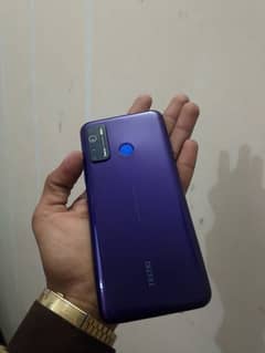 iam selling this set camon 15 4 64 pta official approved all ok set