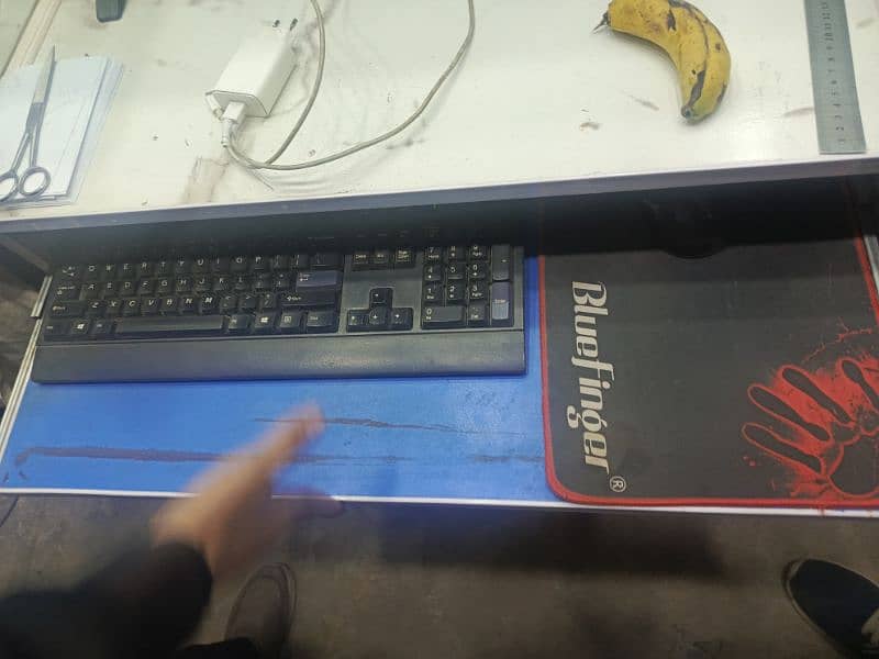 Cpu lcd and keyboar mouse 2