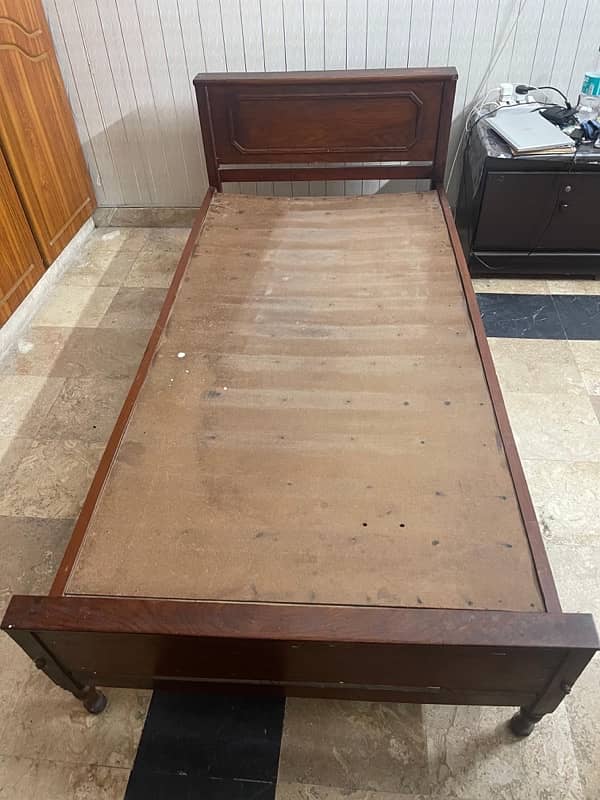 single used bed for sale 0