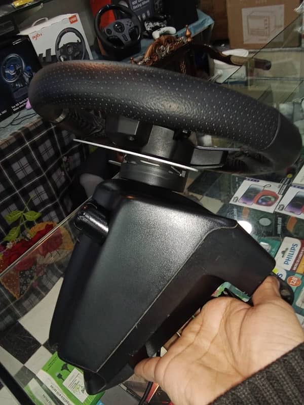 Logitech g920 with shifter almost new mint conditions 3