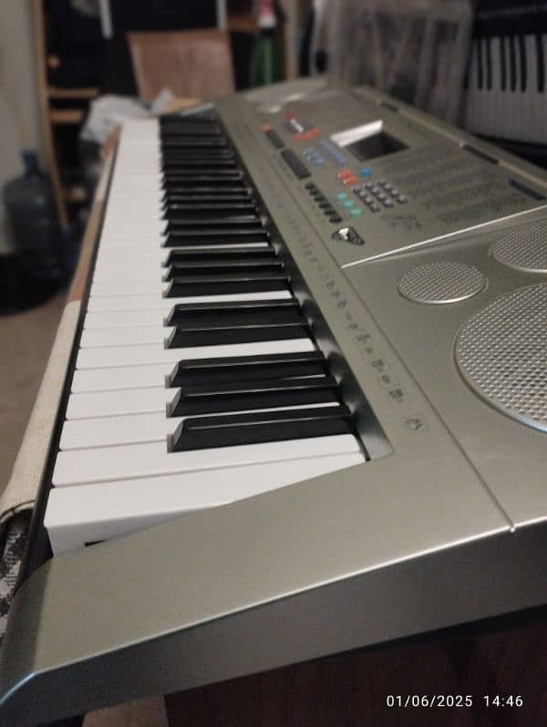 YM 823 keyboard 13