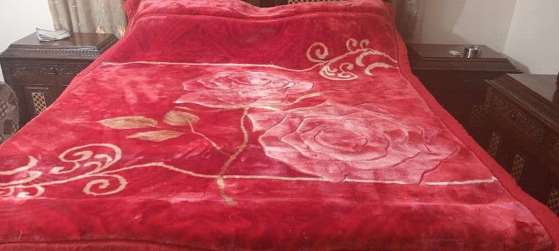 2 double blankets with double palai king size for sale new condition 1