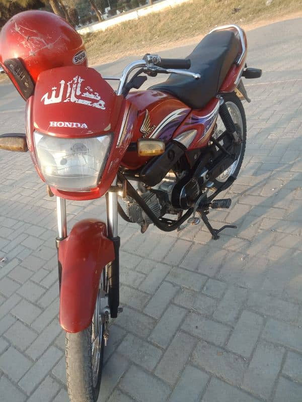 Honda pridor 2014 model  in good condition 2