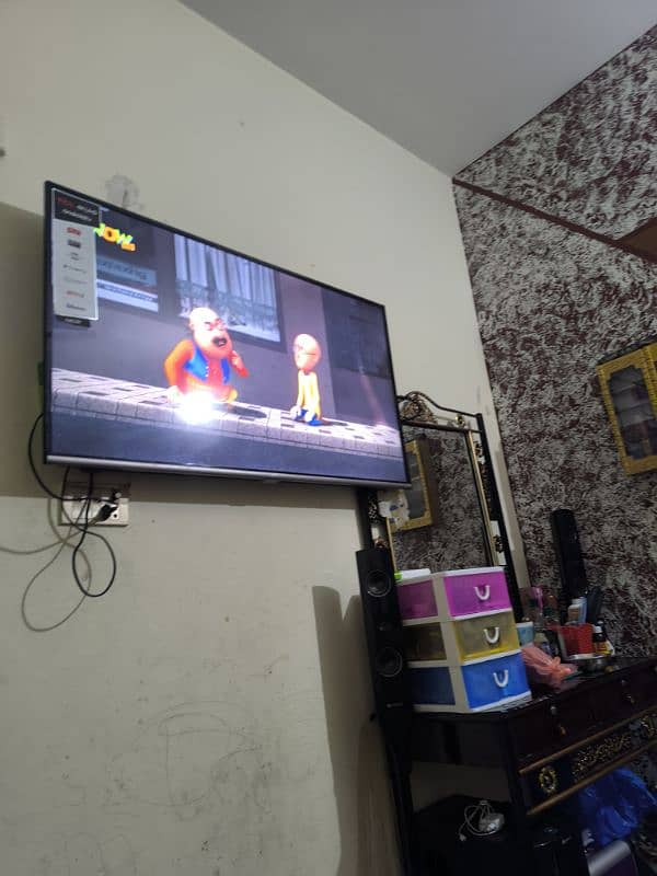 tcl led p8 50" good condition saf 10/10 full box 1