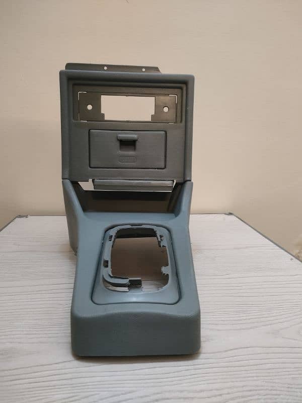 SUZUKI MEHRAN KHYBER CONSOLE BOX 4