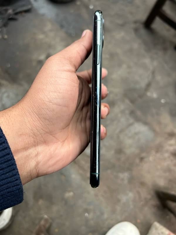 iPhone 11 Pro max 5